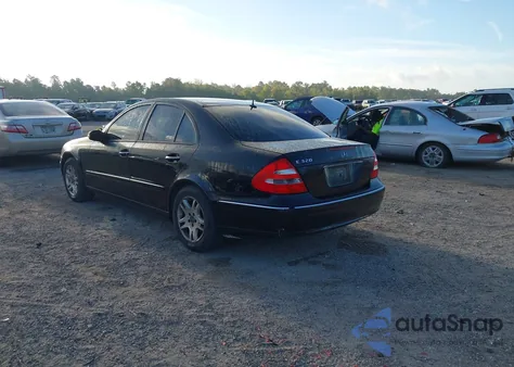 2004 Mercedes-Benz E 320 z USA, uszkodzony, nr VIN WDBUF65JX4A480633